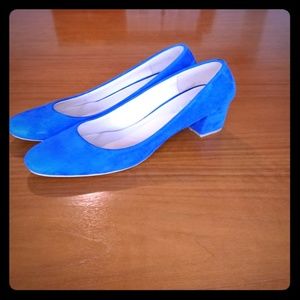 Sample shoes, 2' block heels, suede, blue